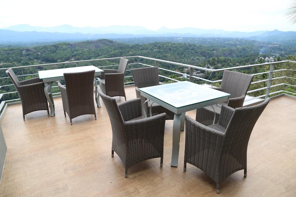 Sky Pavilion Kandy Exteriör bild